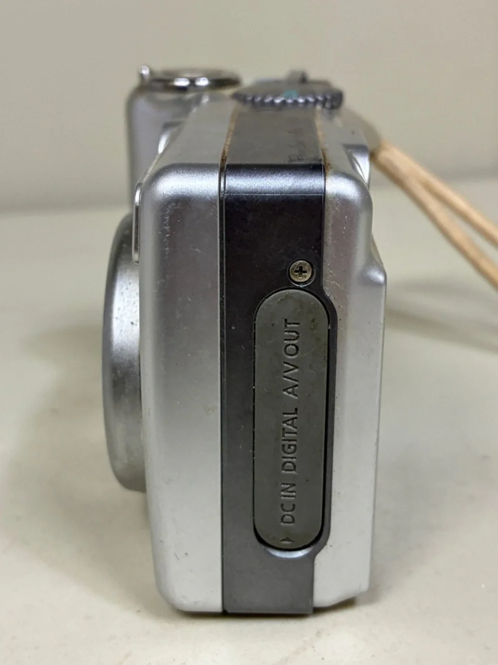 Canon PowerShot A560 7.1MP Digital Camera Silver FOR PARTS ONLY